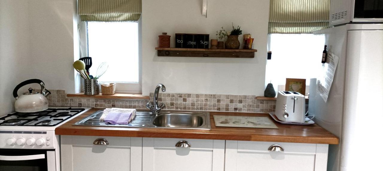 The Wood Cottage Scarborough Esterno foto
